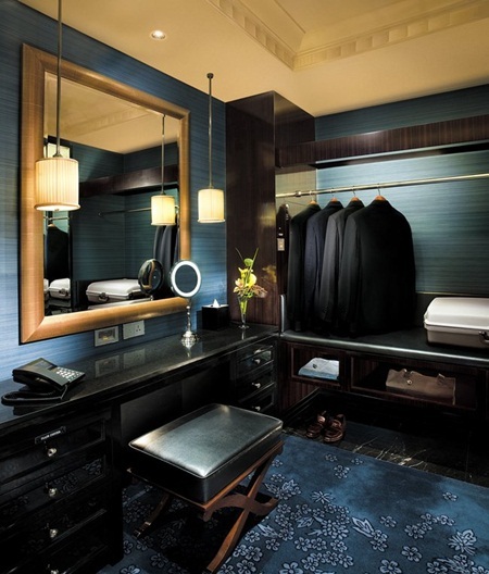 Ngoài ra mỗi phòng còn có một phòng nhỏ để quần áo