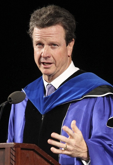 Lương CEO gấp hàng nghìn lần lương nhân viên - 5 CEO: Thomas M. Ryan