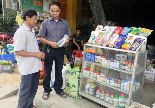 Chưa kiểm soát được việc nhập khẩu hóa chất bảo vệ thực vật - 1 90% hóa chất BVTV sử dụng tại Việt Nam được nhập khẩu từ Trung Quốc.