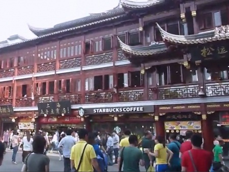 10 cửa hàng ăn nhanh độc đáo trên thế giới - 6 Cửa hàng Starbucks tại Thượng Hải, Trung Quốc được đặt tại công trình cổ từ năm 1559.