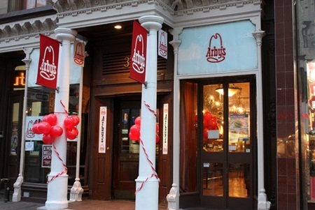 10 cửa hàng ăn nhanh độc đáo trên thế giới - 7 Cửa hàng Arby's tại