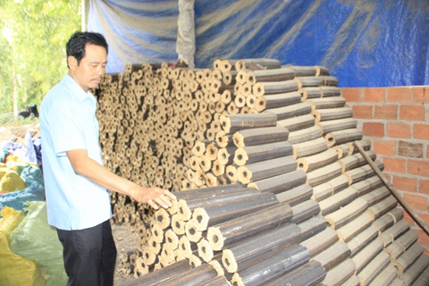 Từ đổ bỏ đi đã cho anh Minh thu nhập tiền tỷ mỗi năm.