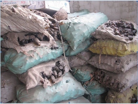 Hóa chất BVTV POP chờ tiêu hủy đang là “quả bom nổ chậm” với người dân và môi trường.