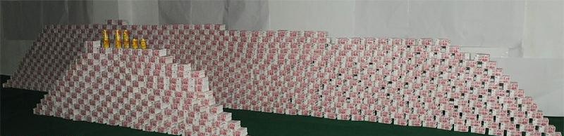 Choáng với núi tiền mặt 1,5 tấn của tỷ phú Trung Quốc