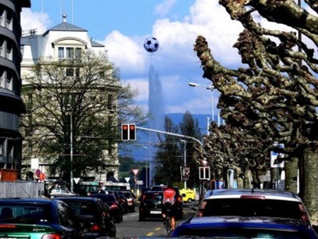 10 thành phố đắt đỏ nhất thế giới năm 2012 - 1 Xếp hạng năm 2011: 3