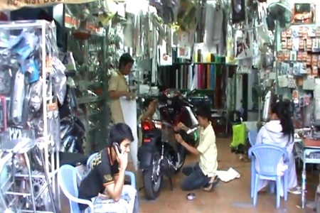 Cửa hàng dán xe mọc lên ngày càng nhiều