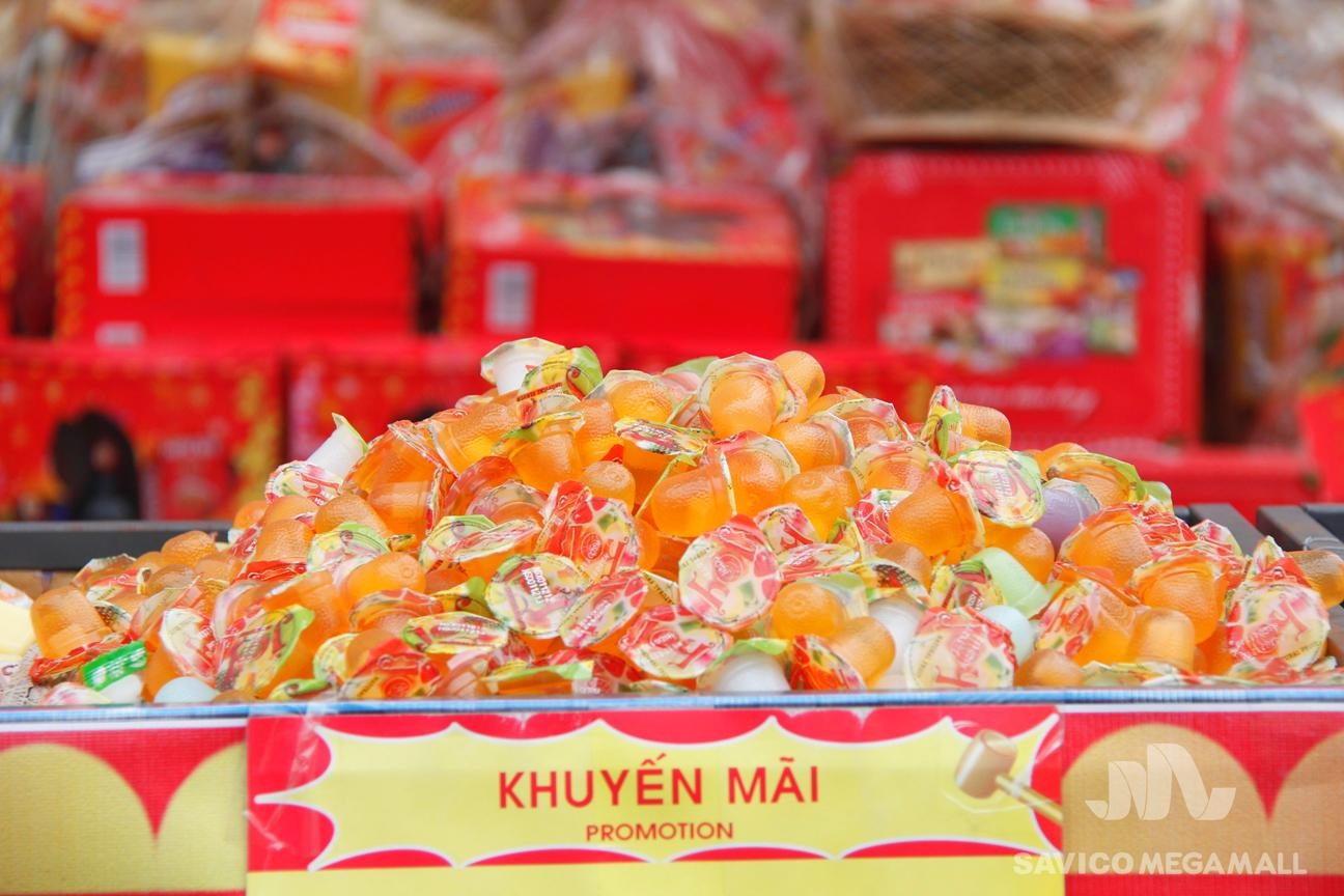 Tưng bừng khuyến mãi Tết tại Savico Megamall - 2 Toàn bộ khuôn viên sảnh trước Trung tâm thương mại