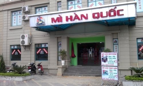 Thê thảm sàn bất động sản đóng cửa nghỉ Tết sớm - 9 Khu Mỹ Đình, nơi quy tụ hàng trăm công ty BĐS lớn nhỏ nay trở thành phố ẩm thực, nhà hàng.