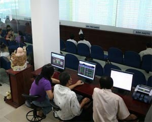 Ngoạn mục tăng liên tục 12 phiên, VN-Index cán mốc 460 điểm - 1 Cầu thị trường vẫn rất mạnh bất chấp áp lực điều chỉnh.