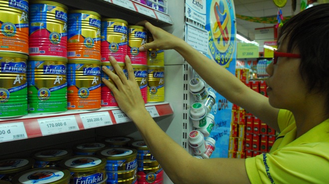 Sữa bột thay nhãn “né” đăng ký giá - 1 Sữa bột thay nhãn “né” đăng ký giá
