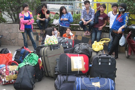 Loạn giá vé xe Tết - 1 Loạn giá vé xe tết