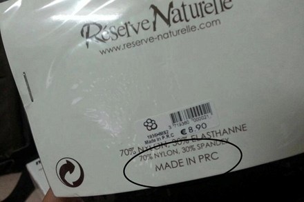 Hàng Trung Quốc đổi chiêu, thay dòng chữ made in China thành made in PRC (Ảnh chụp từ Facebook)