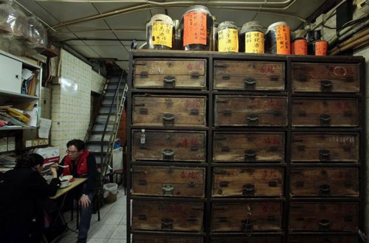 Các cửa hàng cung cấp rắn tại đây ngày càng khan hiếm.