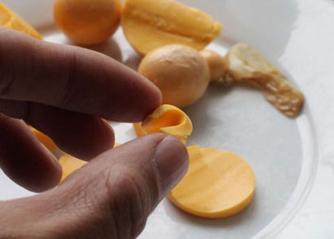 Thực phẩm giả bằng nhựa khiến dân Việt hoang mang