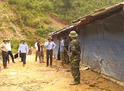 Tổng Giám đốc bị “tố“ làm ăn với “bưởng” vàng