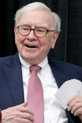 Sự khôn ngoan của Buffett trong đầu tư luôn khiến người khác tò mò