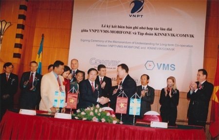 3 chuyện ít người biết về mạng di động đầu tiên tại Việt Nam - 3 Lễ ký kết hợp tác giữa VNPT/VMS- MobiFone với tập đoàn Comvik