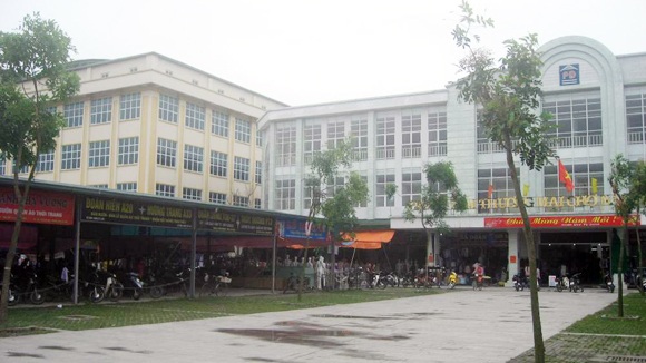 Chợ quê chuyên “đánh”… hàng ngoại - 2 2 trung tâm thương mại chuyên doanh vải ở Ninh Hiệp
