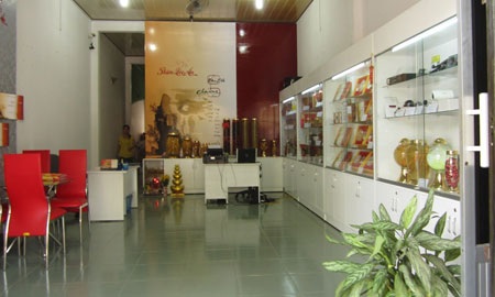 Một cửa hàng kinh doanh yến đóng của gần 1 tuần nay vì buôn bán ế ẩm.