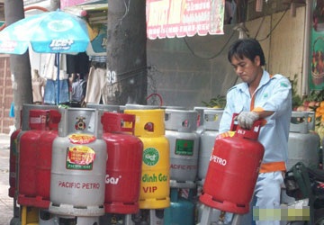 Nhìn gas mà điều hành giá xăng - 1 DN gas ít khi nào than lỗ như DN xăng dầu.