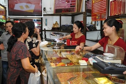 Có thêm 12 tấn, giá vàng ngày càng… kỳ quặc - 1 Có thêm 12 tấn, giá vàng ngày càng… kỳ quặc