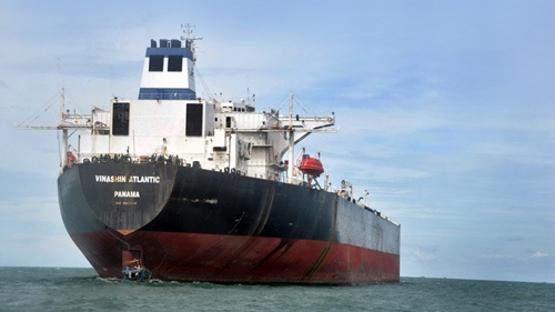 Tàu trăm tỉ bán rẻ hơn sắt vụn - 1 Tàu Vinashin Atlantic neo tại phao số 0, Vũng Tàu từ năm 2009 đến nay
