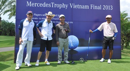 8 golf thủ MercedesTrophy Việt Nam thẳng tiến chung kết châu Á - 3 Ông Hồ Minh Tâm, Giám đốc Trung tâm Thẻ miền