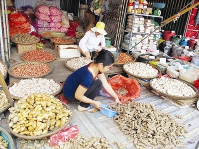 Nông, thủy sản Trung Quốc "dội" chợ