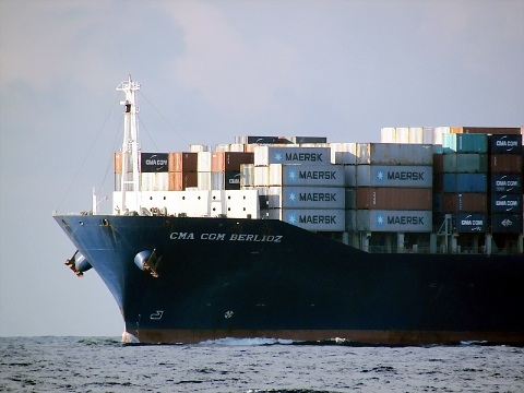 Tàu “khủng” tấp nập trên biển Đông - 2 Tàu container CMA CGM Berlioz của hãng CMA CGM (Pháp) .