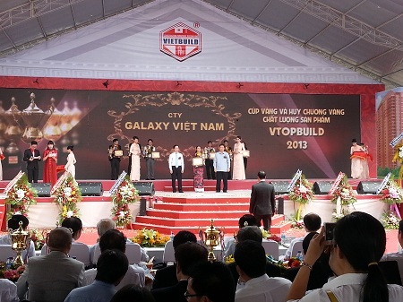 Ấn tượng cửa thép Galaxy tại hội chợ Vietbuild 2013 - 1 Ấn tượng cửa thép Galaxy tại hội chợ Vietbuild 2013