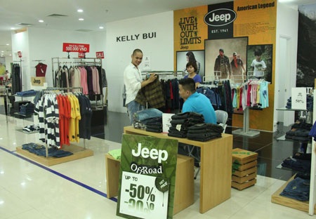 Trung tâm Outlet Vincom Center Long Biên: Siêu giảm giá hàng loạt hàng hiệu