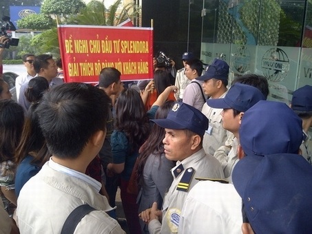 Nhà đất thời kiện cáo, lôi nhau ra tòa - 1 Nhà đất thời kiện cáo, lôi nhau ra tòa
