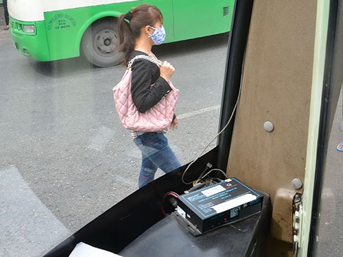 Thiết bị giám sát hành trình (hộp đen) được gắn trên xe buýt của Liên hiệp HTX Vận tải TP HCM.