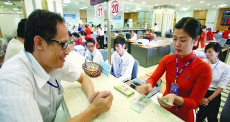 Tiền bế tắc, dân xót ruột vì lợi nhuận teo tóp