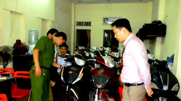 “Sóng ngầm” đáng lo ngại trong kinh doanh cầm đồ - 1 “Sóng ngầm” đáng lo ngại trong kinh doanh cầm đồ