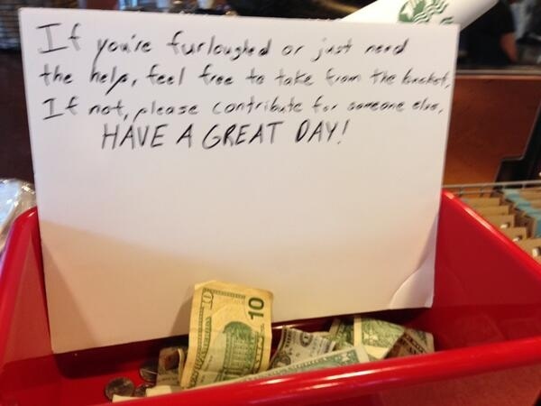 “Ăn xin” quyên tiền cho công chức chính phủ Mỹ - 1 “Ăn xin” quyên tiền cho công chức chính phủ Mỹ