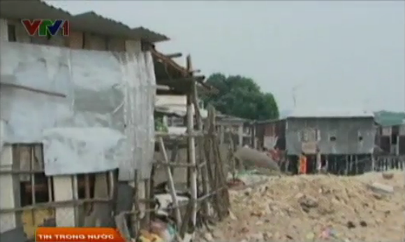 Bị giật hụi, cả trăm hộ dân làng chài điêu đứng - 1 Gần 100 hộ dân chài xóm Cồn mất trắng vì bị giật hụi