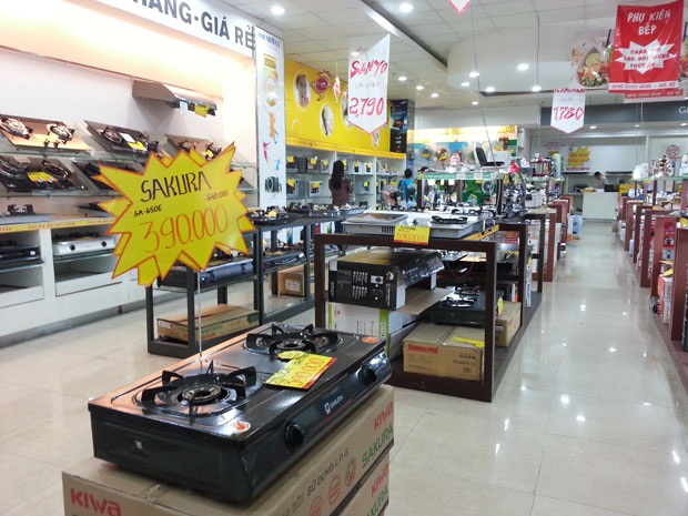 Tháng “cô hồn” của thị trường điện máy - 1 Home One chuẩn bị bán sạch hàng để... “kiểm kê” như lời nhân viên ở đây cho biết. Ảnh: Minh Phúc