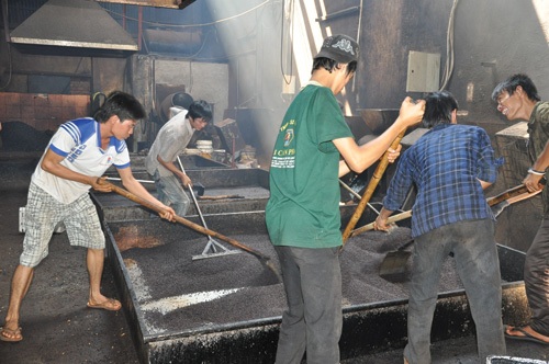 Kinh hoàng trộn đất, đá, hóa chất vào thực phẩm kiếm lời - 2 Kinh hoàng trộn đất, đá, hóa chất vào thực phẩm kiếm lời