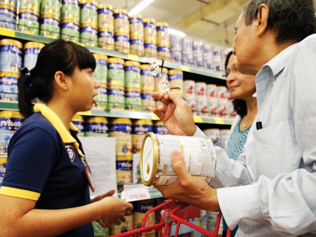 Bất lực nhìn giá sữa vì… tên gọi - 1 Bất lực nhìn giá sữa vì… tên gọi