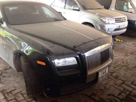 Ngắm dàn xe siêu sang trăm tỷ nằm phủ bụi - 10 Chiếc Roll Royce của Dũng mặt sắt