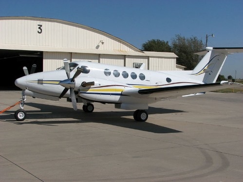 Không thể bung càng, máy bay Vasco phải hạ cánh bằng bụng - 1 Một chiếc King Air 200 cùng loại với chiếc máy bay gặp trục trặc kỹ thuật chiều 25/11