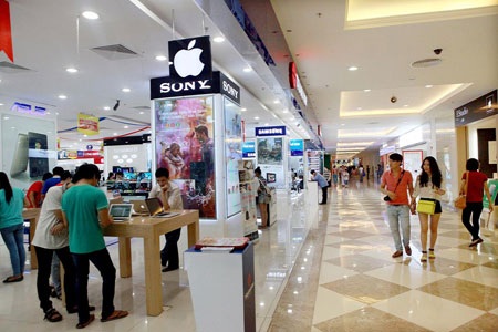 Phát hành thẻ mua sắm Vincom Loyalty tại VMM Royal City - 1 Phát hành thẻ mua sắm Vincom Loyalty tại VMM Royal City