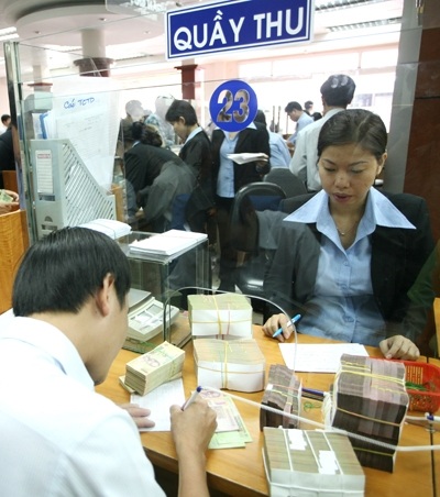 Vẫn đua xé rào lãi suất - 1 Vẫn đua xé rào lãi suất