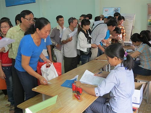 Lao động đăng ký thất nghiệp giảm - 1 Lao động thất nghiệp tại TP HCM làm thủ tục hưởng trợ cấp