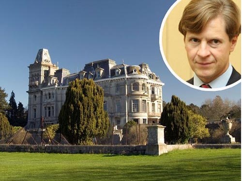 Sếp ngân hàng mạnh tay rửa tiền - 1 Ông Andrei Borodin và ngôi nhà trị giá 219 triệu USD ở Anh. Ảnh: The Sunday Times