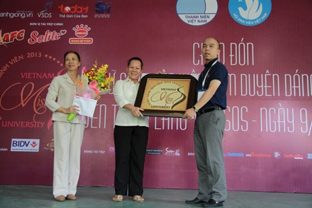 47 nữ sinh lọt vòng chung kết “Nữ sinh Việt Nam duyên dáng 2013” - 4 Là những cô gái hiện đại nhưng chuyện bếp núc không thể làm khó 47 nữ sinh.