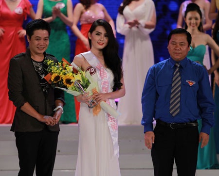 Thí sinh mặc áo dài đẹp nhất: Hoàng Thị Kim Phương (SBD 119)