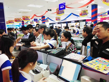 Quầy thu ngân siêu thị gần như quá tải