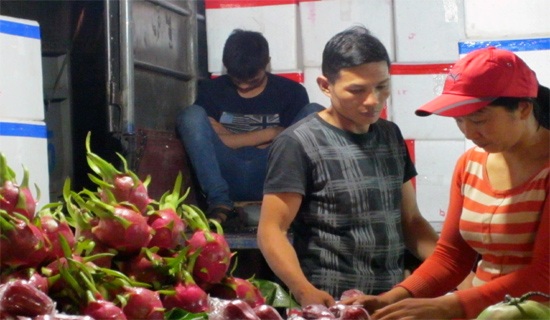 Phiên chợ “ngủ gật” ở Hà Nội - 10 Đêm xuống càng đậm, giấc ngủ càng sâu